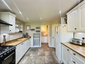 Kitchen- click for photo gallery